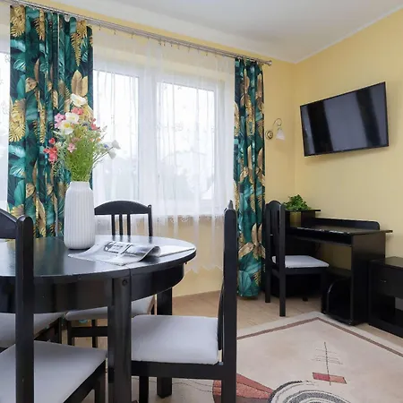 Apartment Cozy For 4 People With Swimming Pool And Tennis Court By Renters Poznan