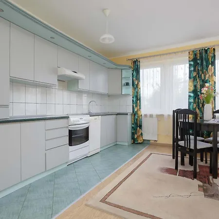 Apartment Cozy For 4 People With Swimming Pool And Tennis Court By Renters Poznan