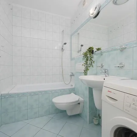 Cozy For 4 People With Swimming Pool And Tennis Court By Renters Apartment *